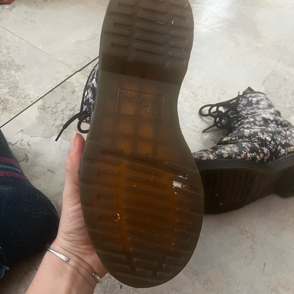 Doc Martin, leather, floral boots size 7 - Picture 5 of 8